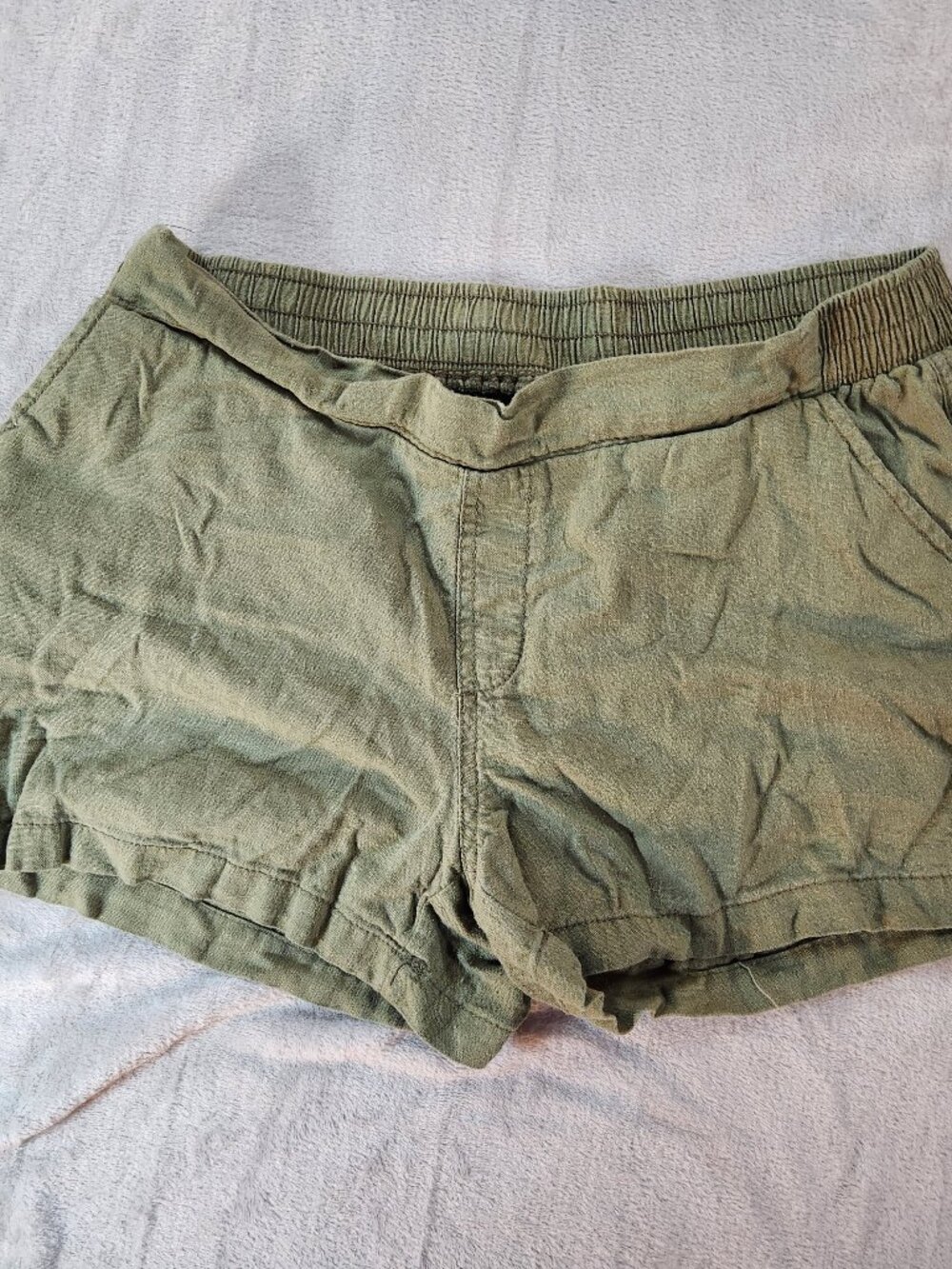 Women's Gap Olive Shorts Medium Elastic Waist